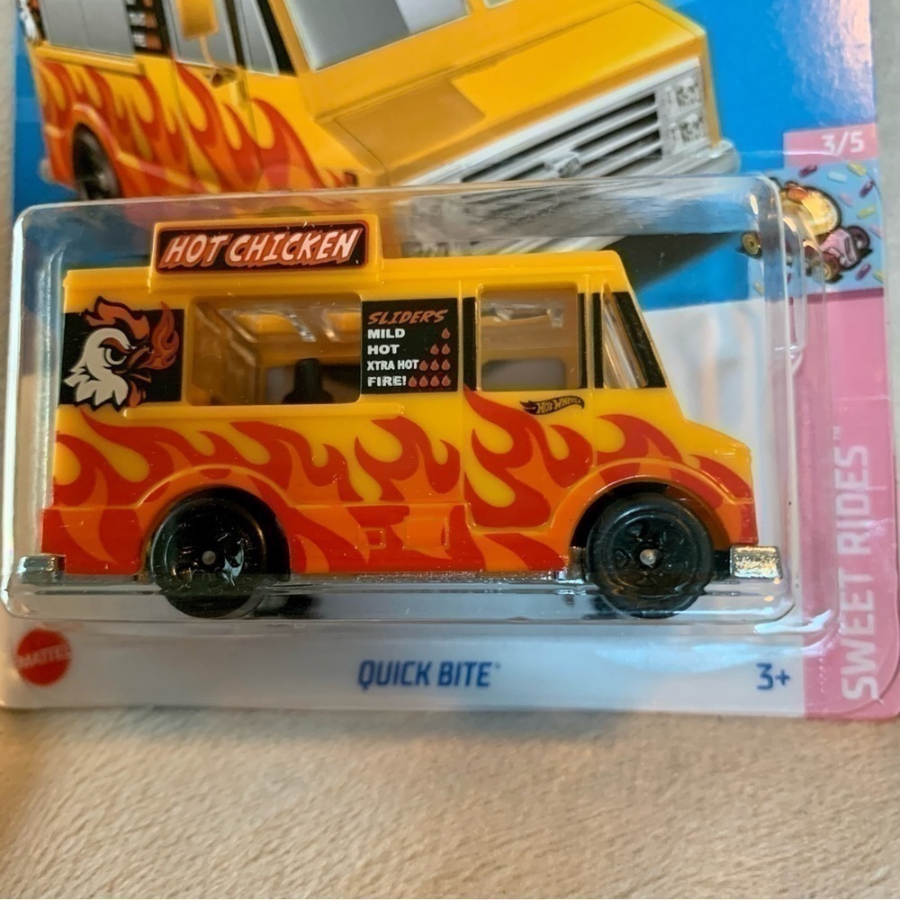 HOT Wheels Quick Bite Hot Chicken (Orange) 2022 Sweet Rides - Picture 4 of 14
